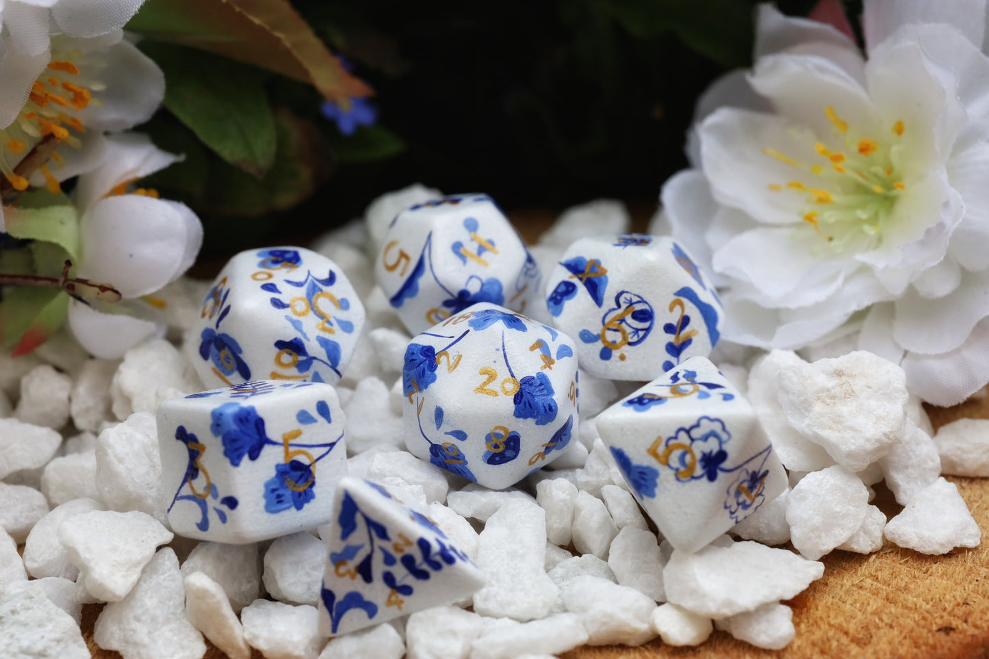 Porcelaine style 7-piece dice set (handpainted)
