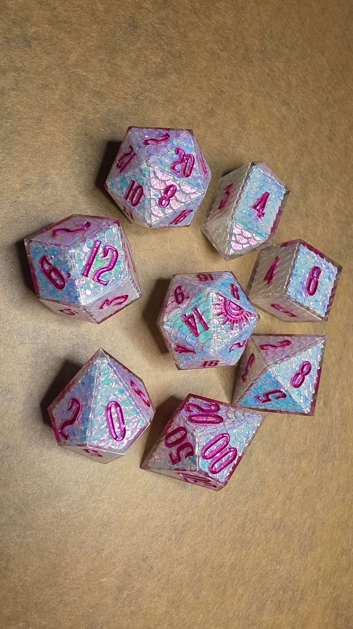 Io - Dragonscale 8-Piece Advantage Dice set