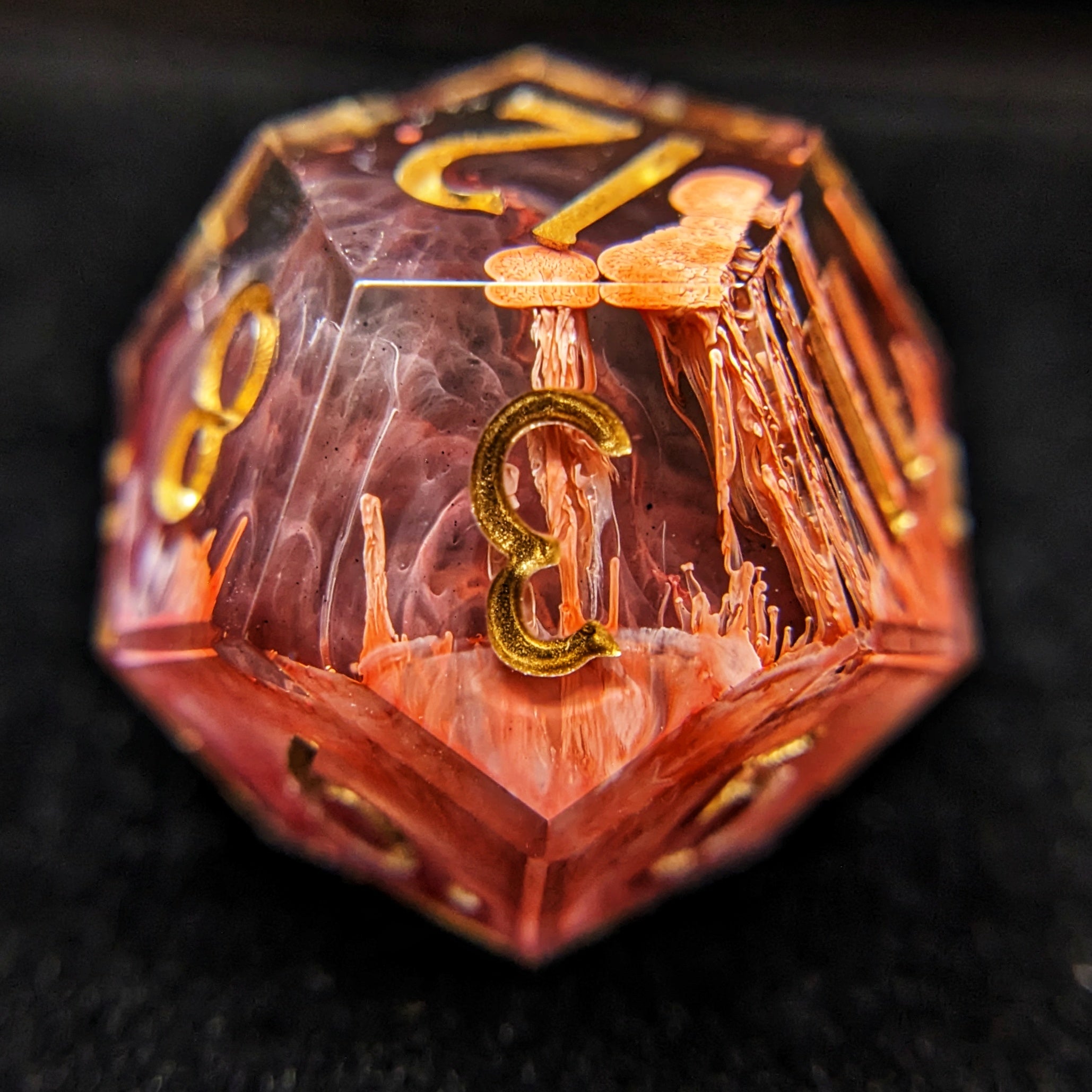 Inaestuo - 8-Piece Dice Set