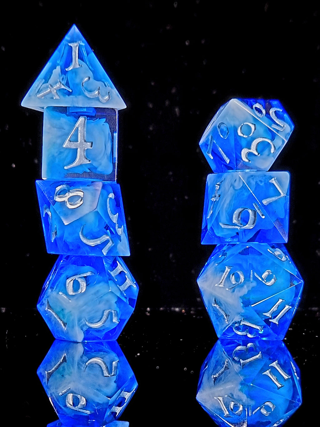 Art & Dice Bundle – Limited Linocut Print + Polyhedral Dice Set "Oracle of the blue Sky"