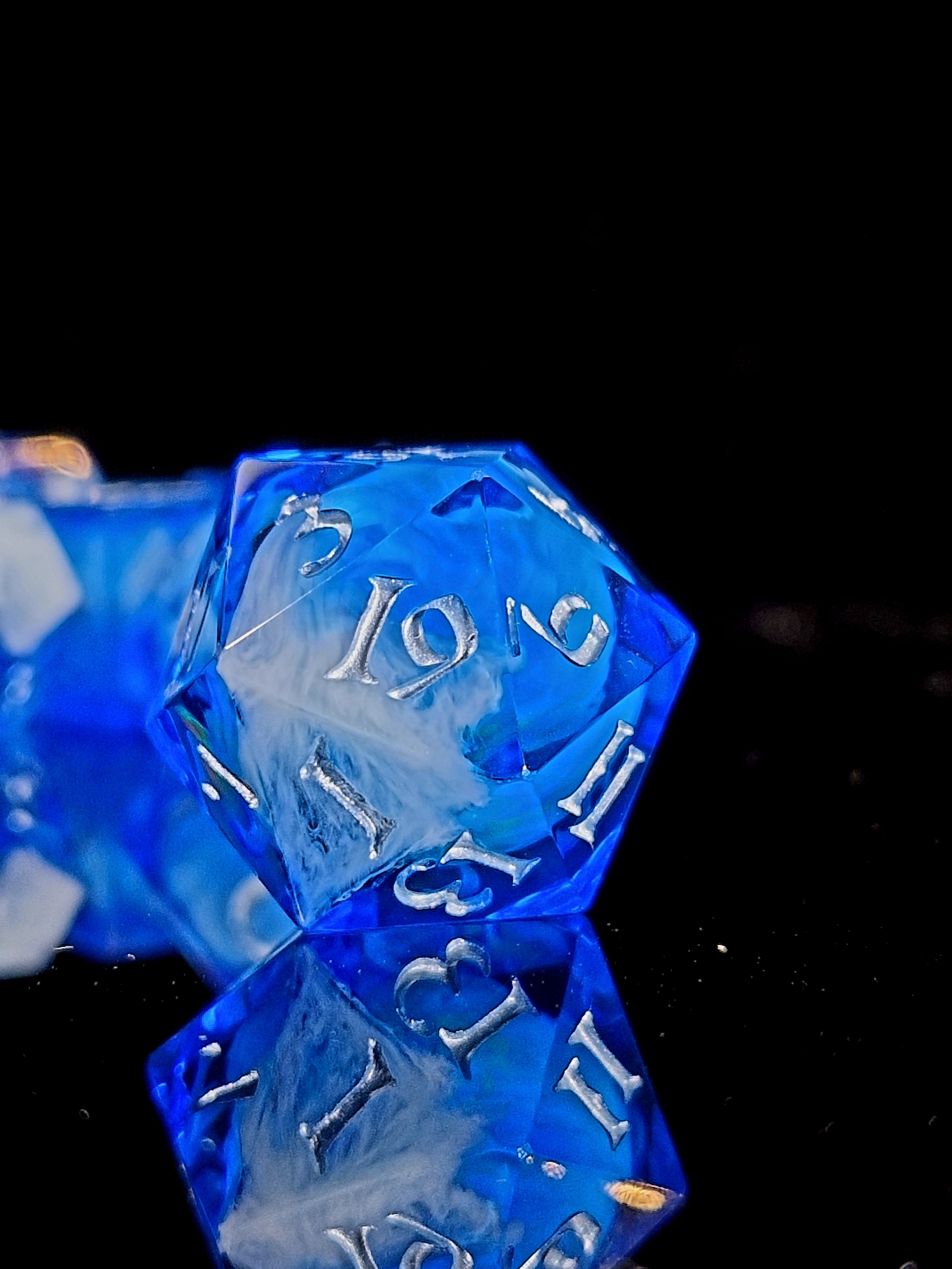 Art & Dice Bundle – Limited Linocut Print + Polyhedral Dice Set "Oracle of the blue Sky"