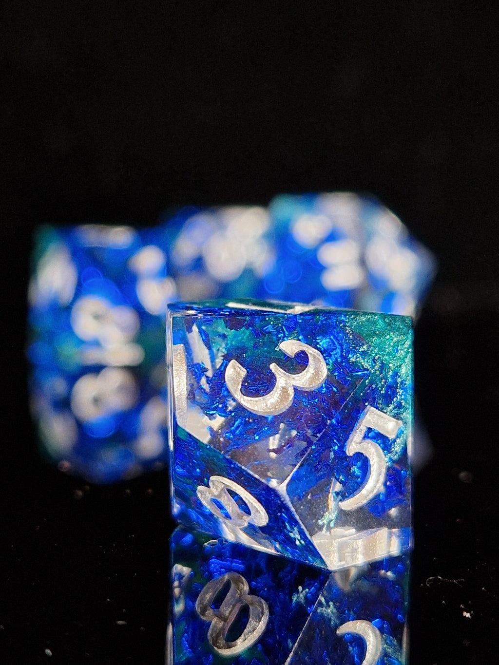 Art & Dice Bundle – Limited Linocut + Polyhedral Dice Set "Deepwater Prism"