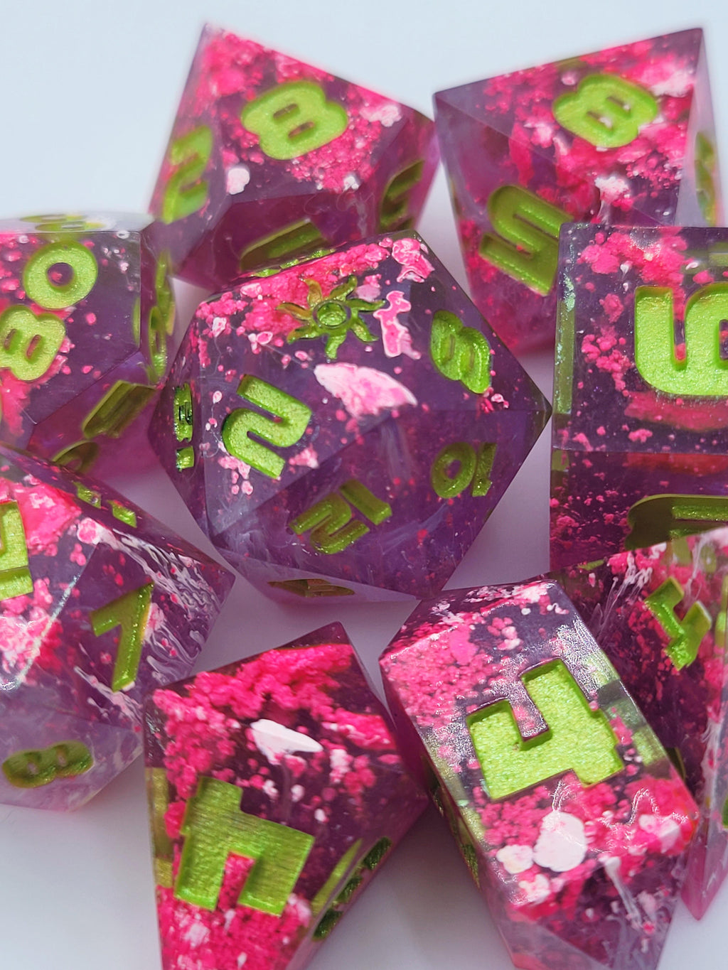 Defrosting Neon | 9-Piece Petri Dice Set