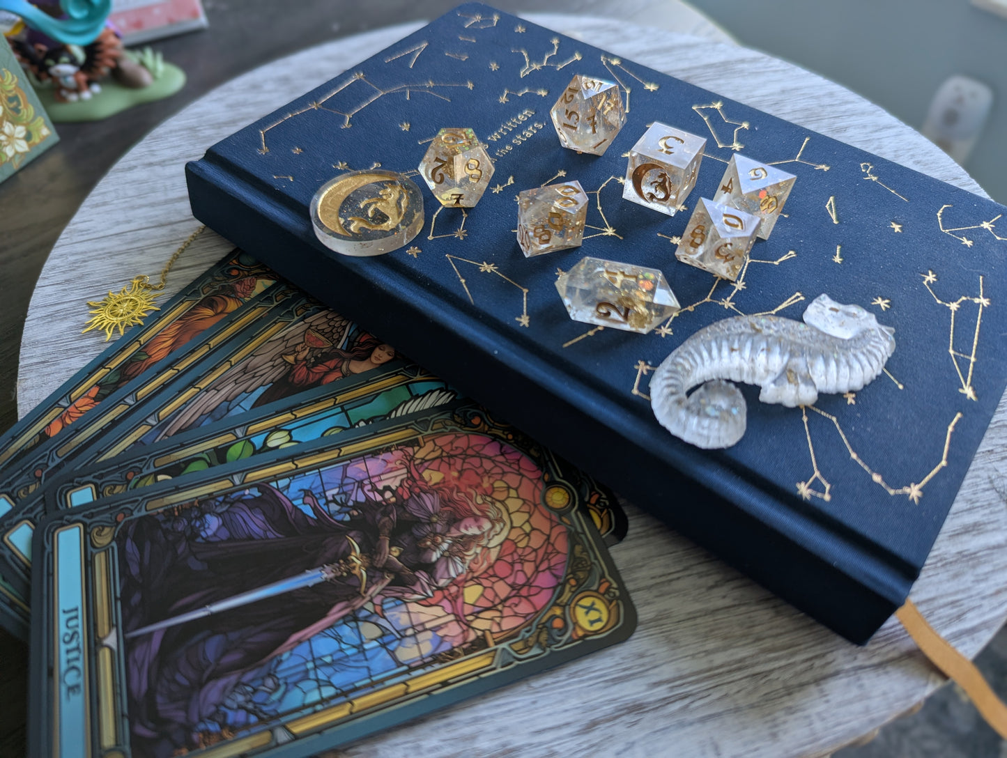 Effervescent Angels - 8-Piece Dice Set