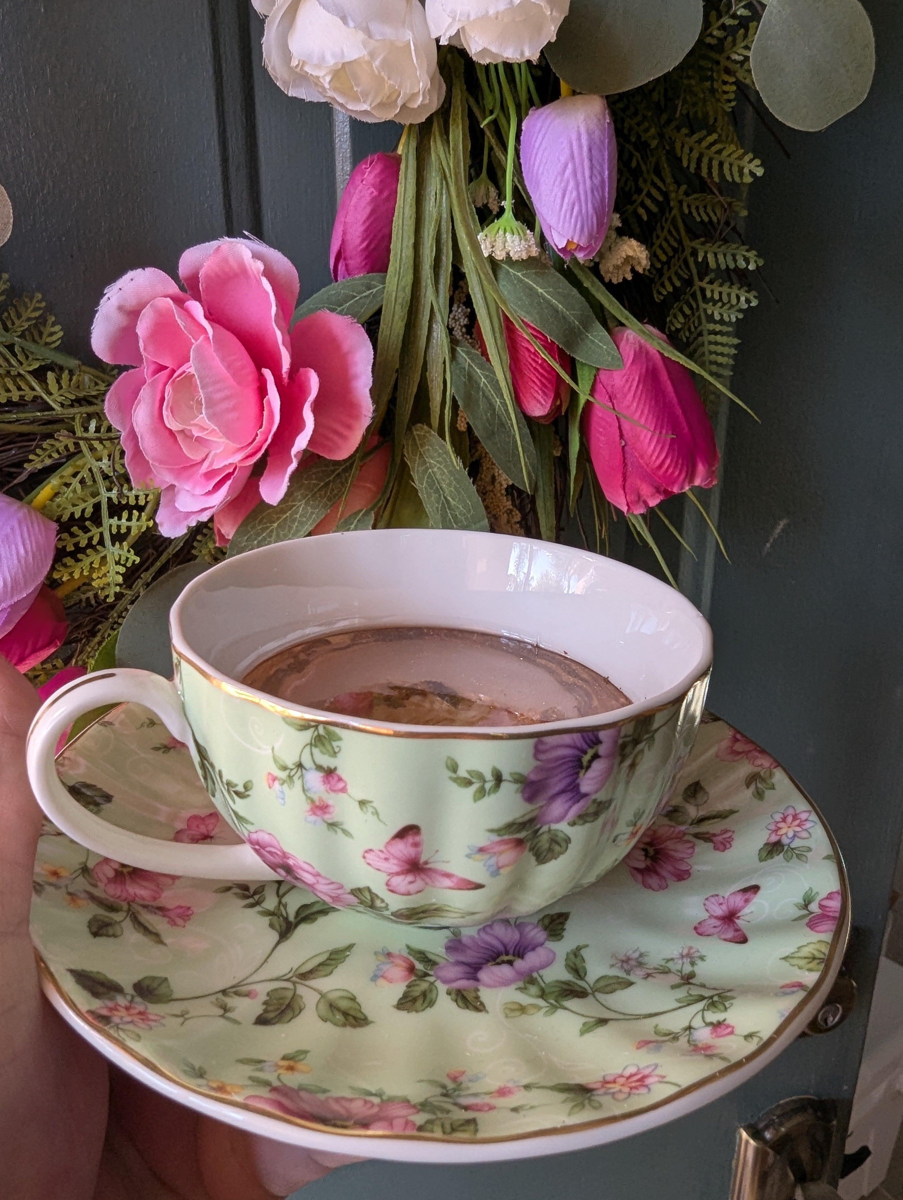 Hot Tea Melts Ice - Teacup Dice Roller