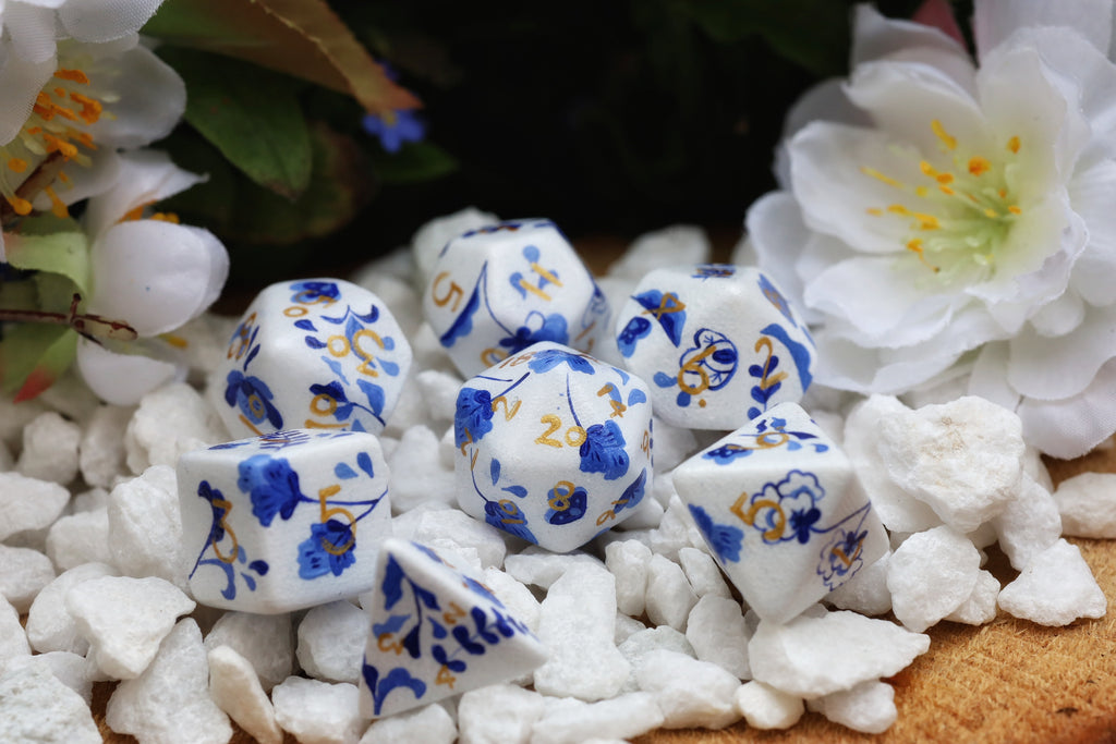 Porcelaine style 7-piece dice set (handpainted)