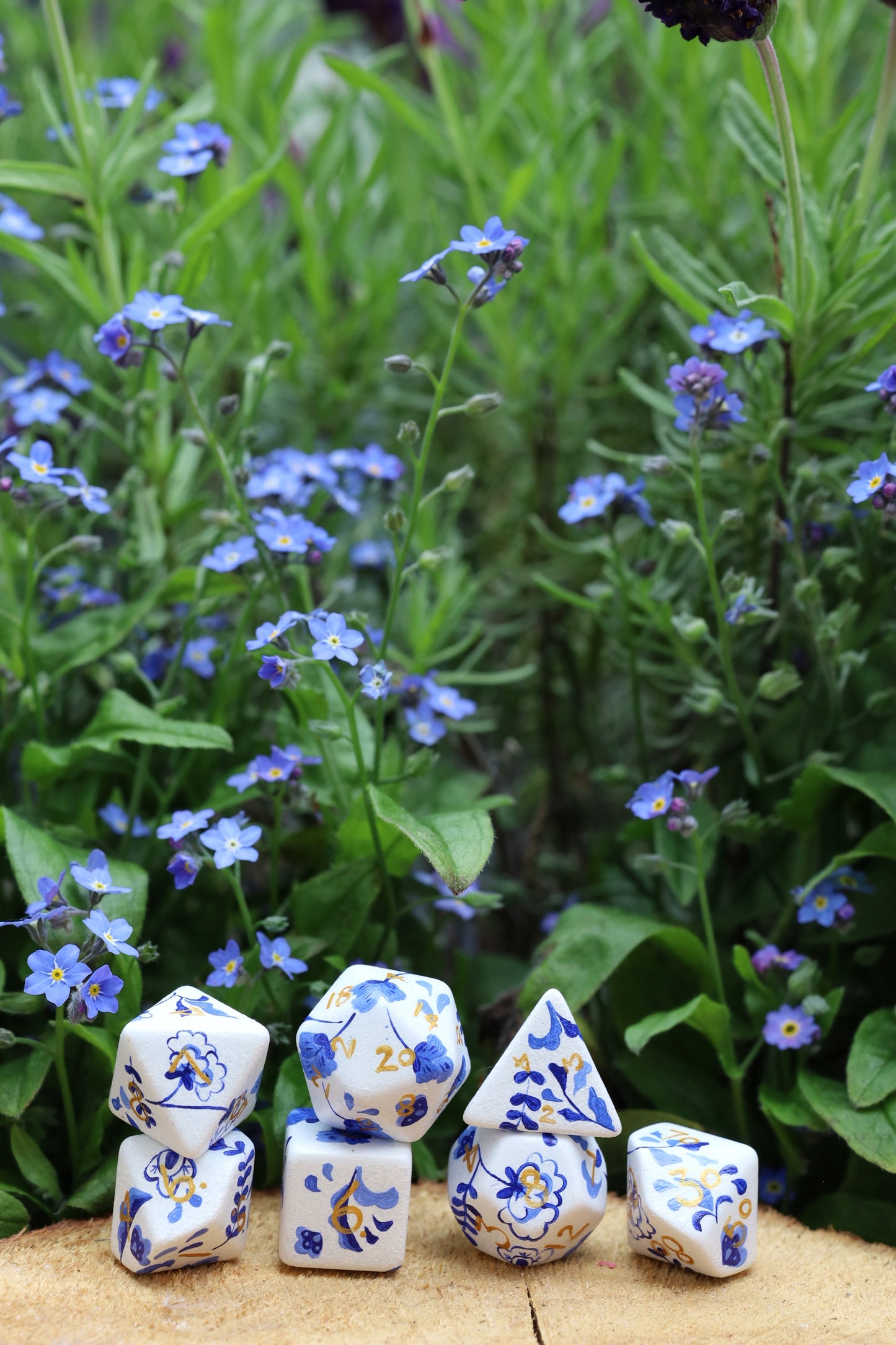 Porcelaine style 7-piece dice set (handpainted)